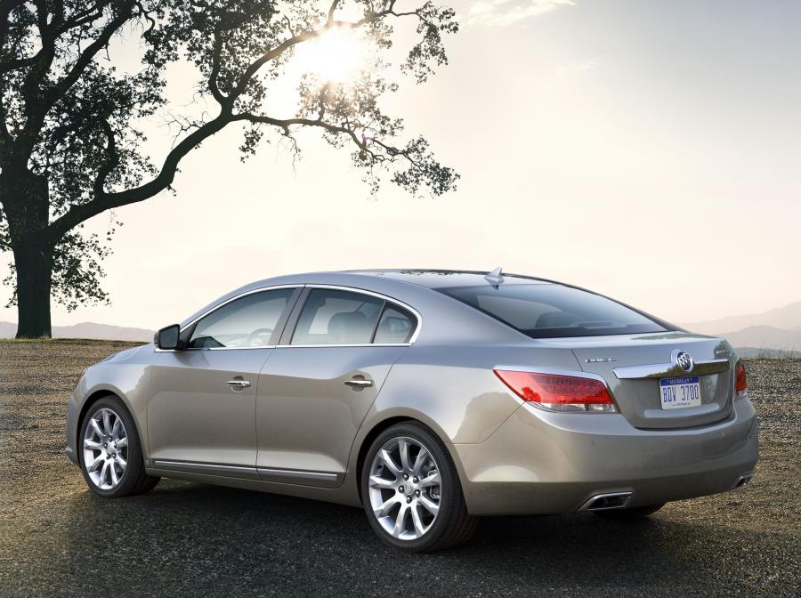  Buick LaCrosse CXS 2010 года  (фото 18 из 38)